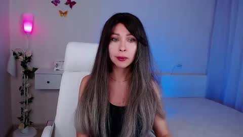 Snapshot of wendifoster chatting on November 2025 06:32:01 PM Wendi Foster online show from November 2025 06:32:01 PM