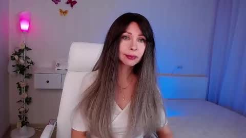 Snapshot of wendifoster chatting on December 2025 06:58:02 PM Wendi Foster online show from December 2025 06:58:02 PM