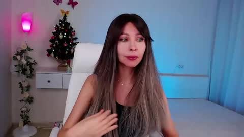 Snapshot of wendifoster chatting on December 2025 07:00:01 PM Wendi Foster online show from December 2025 07:00:01 PM