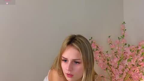 Snapshot of wendy__doll chatting on February 2025 03:31:02 AM Im Wendy online show from February 2025 03:31:02 AM