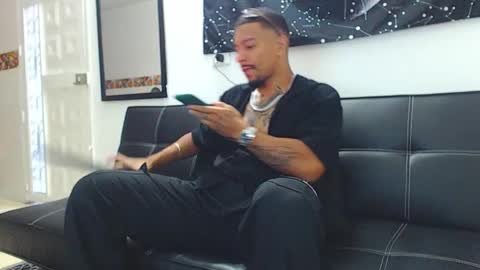 Wesley Rogger online show from November 2025 10:35:01 PM