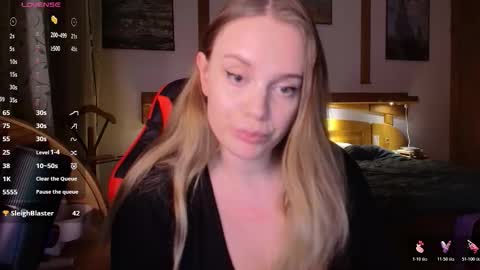 Lana online show from December 2025 09:42:02 PM