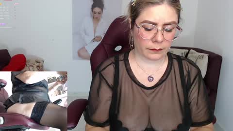 Snapshot of wet_liss chatting on January 2025 12:07:01 AM Diva online show from January 2025 12:07:01 AM
