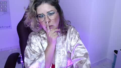 Snapshot of wet_liss chatting on February 2025 02:04:01 AM Diva online show from February 2025 02:04:01 AM