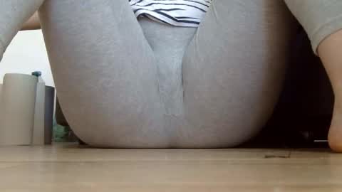 wet_pants2022 online show from September 2025 06:46:02 AM