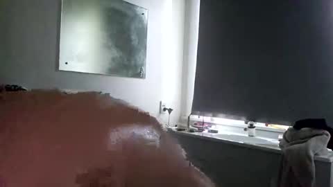 wet_to_fxk online show from December 2025 03:47:01 AM