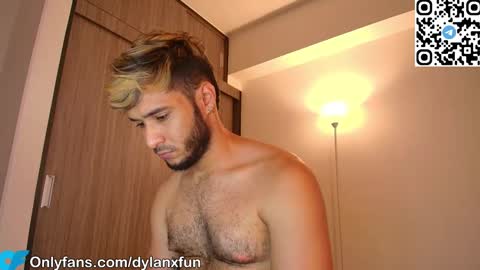 Mia and Dylan online show from September 2025 10:23:02 PM