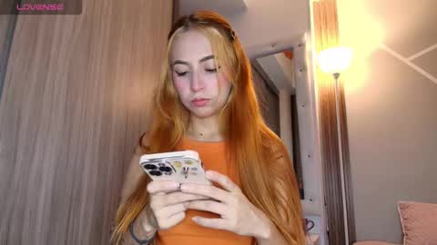 Mia and Dylan online show from November 2025 04:11:02 AM