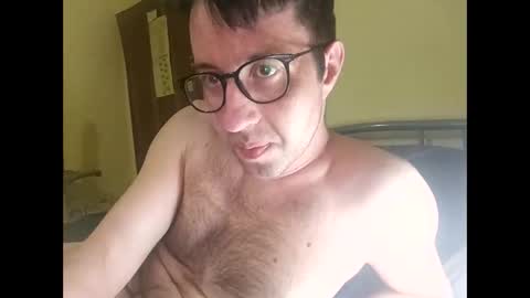 Snapshot of whatwouldyouliketosee chatting on March 2026 11:43:01 PM stoffy online show from March 2026 11:43:01 PM