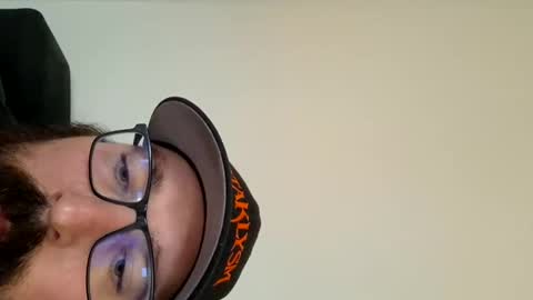 Snapshot of wheely19871606 chatting on February 2025 01:30:01 PM wheely19871606 online show from February 2025 01:30:01 PM