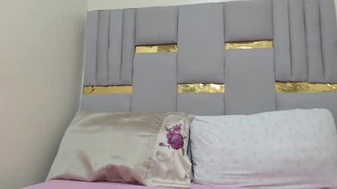 Whinebby online show from October 2025 04:42:01 AM