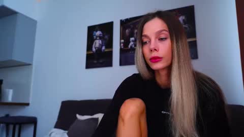 Kate  online show from November 2025 07:52:01 AM