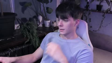 Gus online show from December 2024 06:35:02 PM