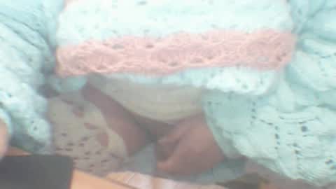 whitesweater online show from December 2024 10:43:01 AM