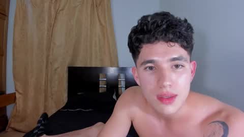 whos_he online show from November 2025 12:58:01 AM