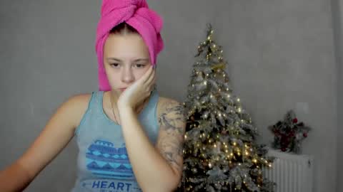 Snapshot of why_again_me chatting on January 2025 10:22:02 PM Veronica online show from January 2025 10:22:02 PM