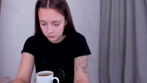 Snapshot of why_again_me chatting on January 2025 01:29:01 PM Veronica online show from January 2025 01:29:01 PM