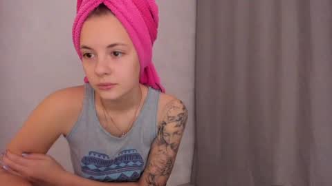 Snapshot of why_again_me chatting on January 2025 04:59:02 PM Veronica online show from January 2025 04:59:02 PM