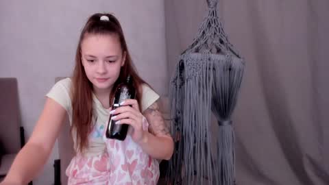 Snapshot of why_again_me chatting on February 2025 05:09:02 PM Veronica online show from February 2025 05:09:02 PM