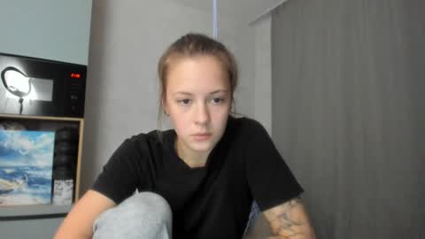 Snapshot of why_again_me chatting on September 2025 06:35:02 PM Veronica online show from September 2025 06:35:02 PM