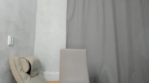 Snapshot of why_again_me chatting on April 2026 05:17:01 PM Veronica online show from April 2026 05:17:01 PM