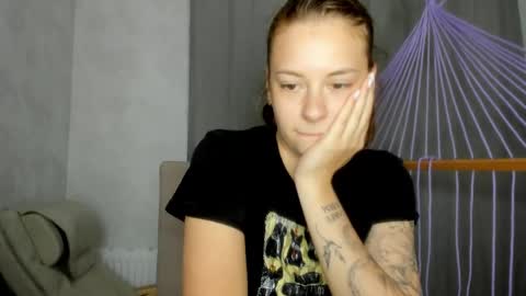 Snapshot of why_again_me chatting on May 2026 07:23:02 PM Veronica online show from May 2026 07:23:02 PM