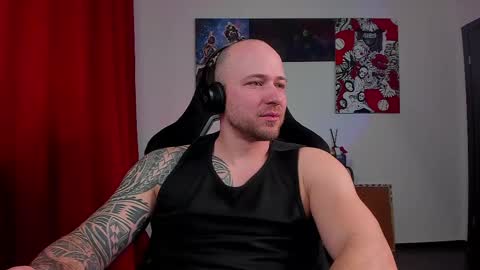 Snapshot of why_you_so_serious chatting on April 2026 07:09:02 PM VI online show from April 2026 07:09:02 PM