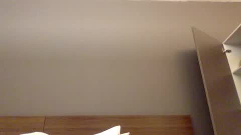 whynotfly1 online show from October 2025 10:59:01 AM