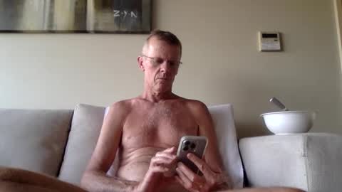 whynotfly1 online show from October 2025 07:45:01 AM