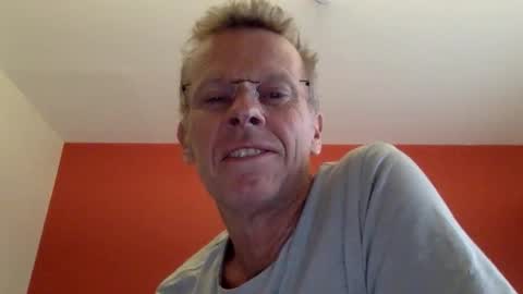 whynotfly1 online show from December 2025 05:57:01 AM