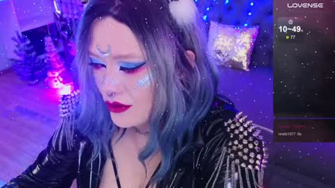 Laura  online show from January 2025 12:11:01 PM