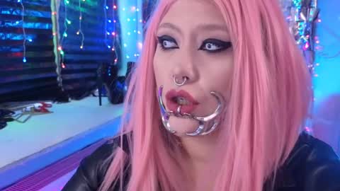 Laura  online show from March 2025 05:44:01 AM