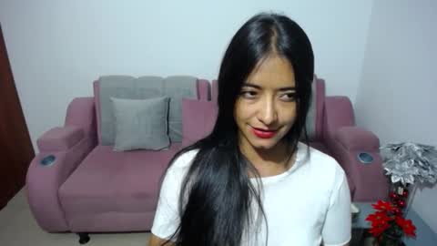 Snapshot of wifhot chatting on January 2025 12:05:02 AM Ilauren online show from January 2025 12:05:02 AM