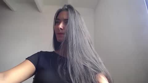 Ilauren online show from November 2025 02:17:01 PM