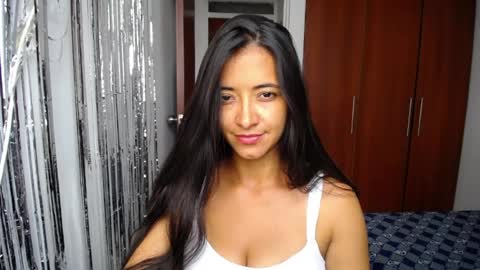 Snapshot of wifhot chatting on May 2026 12:12:02 PM Ilauren online show from May 2026 12:12:02 PM