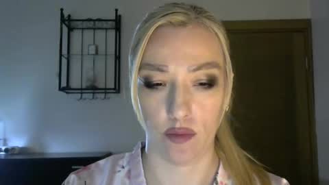 Alina online show from January 2025 11:39:01 AM