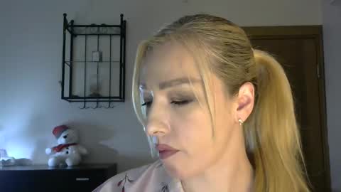 Alina online show from February 2025 11:28:01 AM