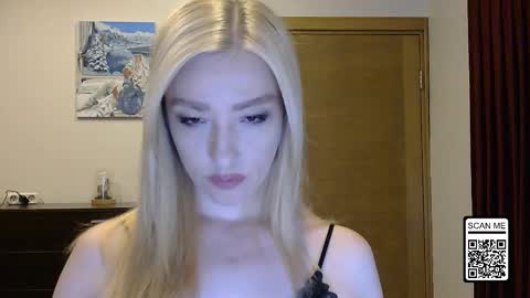 Alina online show from September 2025 01:02:01 PM