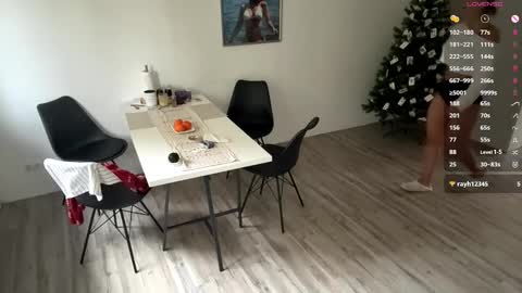 Mia online show from October 2025 07:08:02 AM