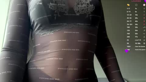 Mia online show from December 2025 08:21:02 AM