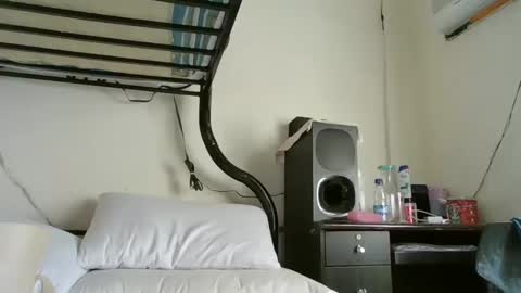 Snapshot of wildbrownchick69 chatting on January 2025 06:54:01 AM WildChick online show from January 2025 06:54:01 AM