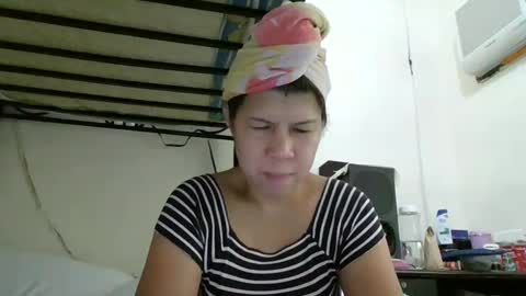 Snapshot of wildbrownchick69 chatting on January 2025 06:35:02 AM WildChick online show from January 2025 06:35:02 AM