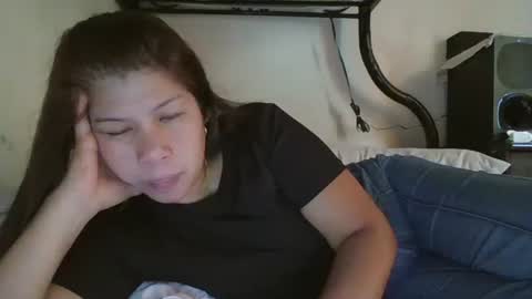 Snapshot of wildbrownchick69 chatting on February 2025 06:15:02 AM WildChick online show from February 2025 06:15:02 AM