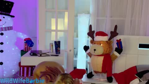 Snapshot of wildwifebarbie chatting on December 2024 04:31:01 PM Angelica 49 online show from December 2024 04:31:01 PM