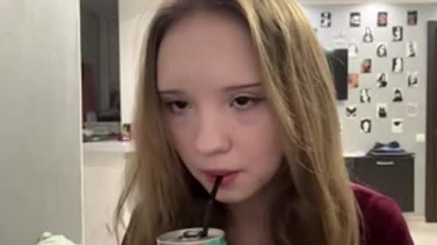 Olivia online show from December 2025 03:18:02 PM