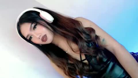 Snapshot of willing_and_wet chatting on December 2025 02:37:02 PM LE XI online show from December 2025 02:37:02 PM