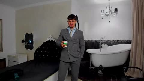 WilsonJules online show from November 2025 05:07:02 AM