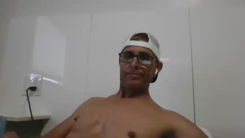 Snapshot of wiludoit chatting on February 2026 10:17:01 PM wiludoit online show from February 2026 10:17:01 PM