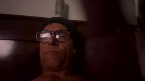 Snapshot of wiludoit chatting on April 2026 11:24:01 PM wiludoit online show from April 2026 11:24:01 PM