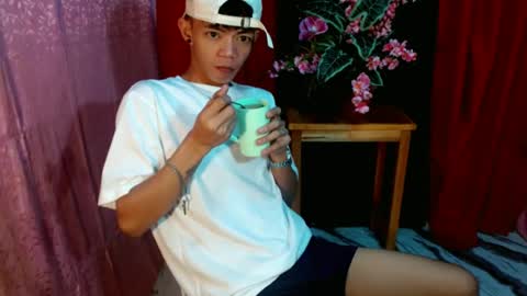 Snapshot of win_boy chatting on June 2026 09:52:01 AM win_boy online show from June 2026 09:52:01 AM